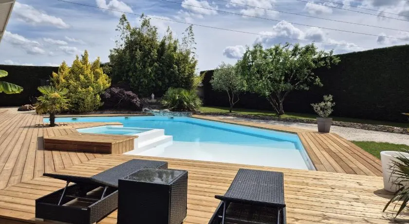 Guesthouse proche bordeaux - Parking - Piscine - Image 1