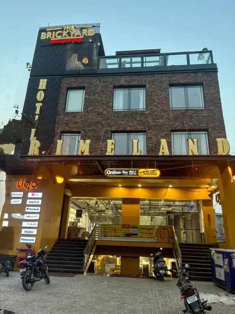Hotel Primeland Pinjore - Image 1