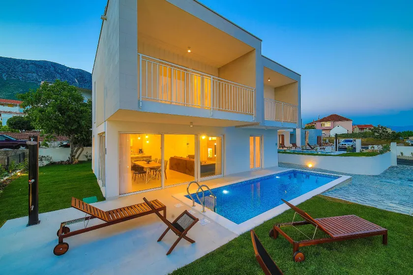 Luxury 4* Villa Rachel - Image 1