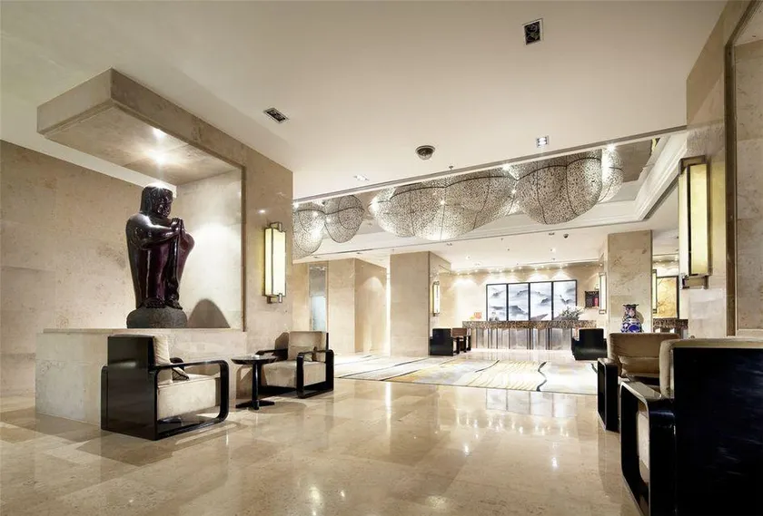 Kingdom Rich Hotel - Image 1