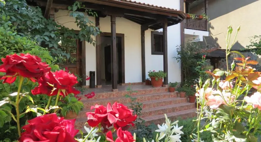 Oazis Guesthouse - Image 1