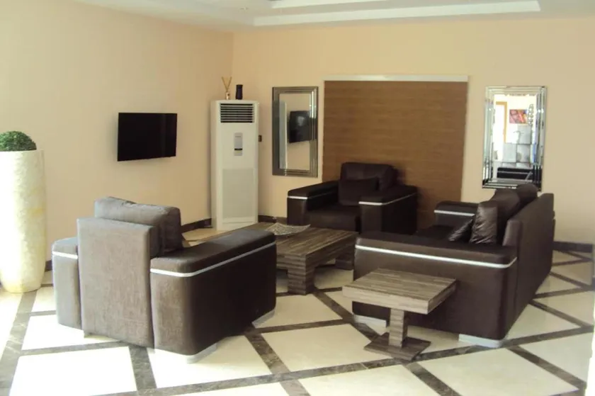 Ellyxville Hotel - Image 1