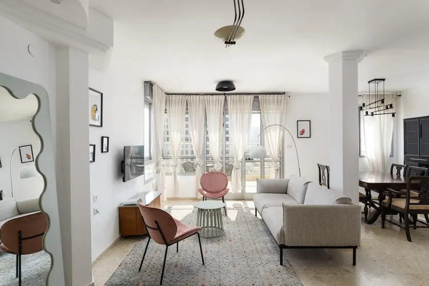 Downtown apartment 3BDR with city view - Image 1