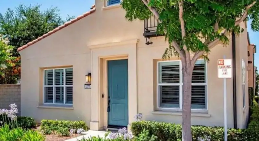 Luxury 2 Bed 2 bath Home Near Six Flags - Image 1