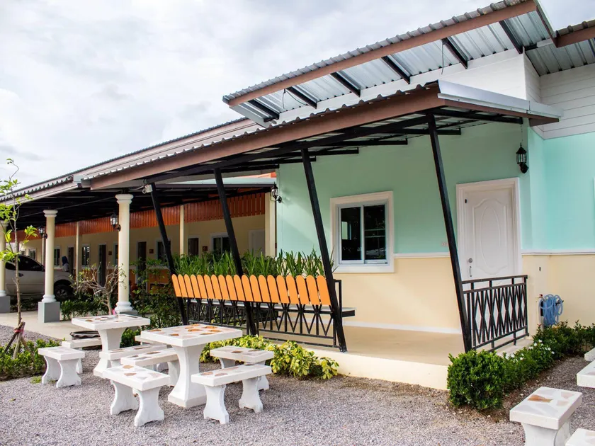 Fancy Carp Resort - Image 1