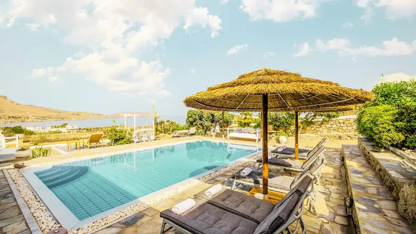 VILLA MER ET SOLEIL.  Une propriété avec personnalité à 200 mètres de la plage - Image 1