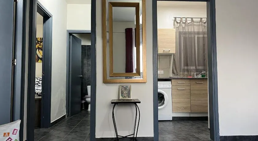 two-room apartment center - Image 1