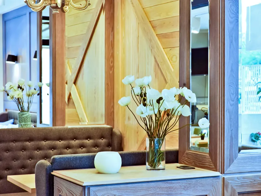 Hotel Ambassador - Image 1