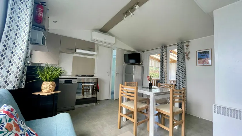 Charming Mobile Home in Les Mathes, Close to La Palmyre Zoo - Image 1