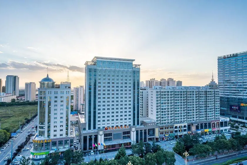 Qingyang Xiongyue Grand Hotel (Municipal Government Dongfang Lijingmao) - Image 1
