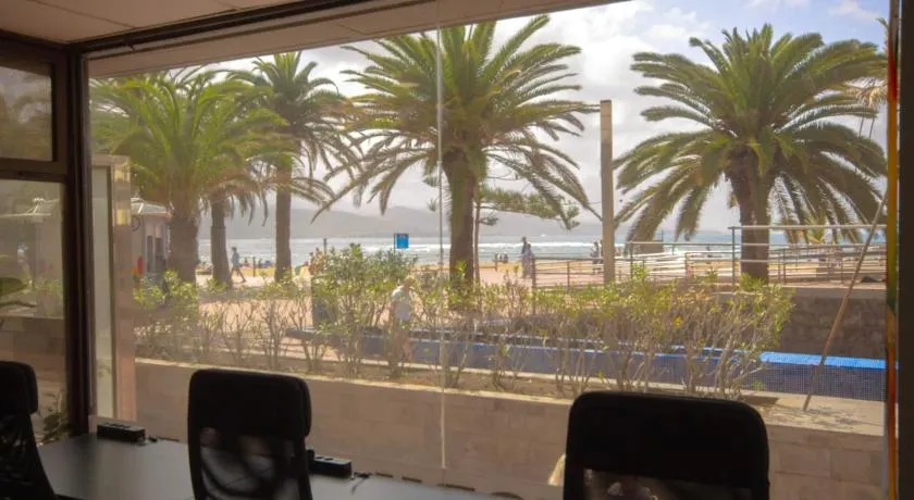Hostel Tropical Work - Image 1
