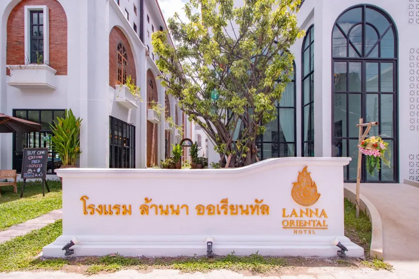 Lanna Oriental Hotel - Image 1