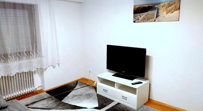 Arbeiter- und Gruppenwohnung mit Parkplatz, Küche, WLAN, 1-5 Personen - Schwäbisch Hall - Image 1