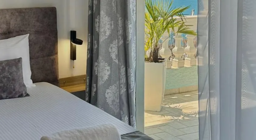 Hotel Abedini - Image 1