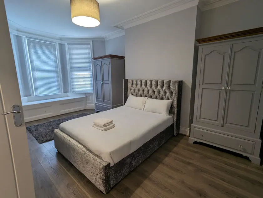 West Park 2 Bed Apartments - Image 1