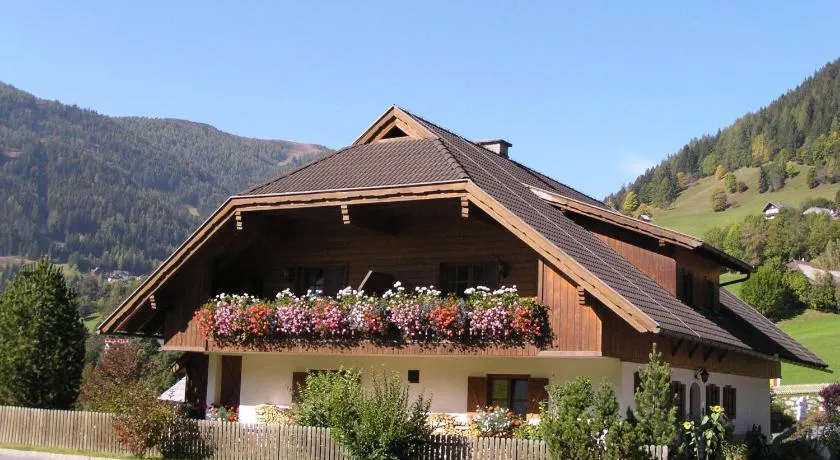 Appartement de vacances adapté aux familles avec jardin, barbecue et sauna | À côté du ski | Avec animaux admis - Image 1