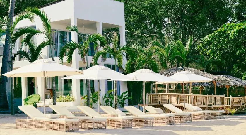 Binucot Pearl Boutique Resort - Image 1