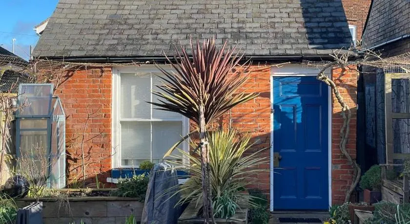 Little House Felixstowe - Image 1
