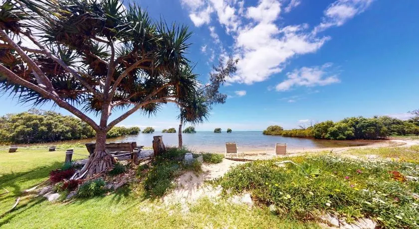 Palazzo on the Beach - Beachmere - Image 1
