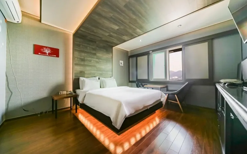 Changwon Masan Hotel BNB - Image 1