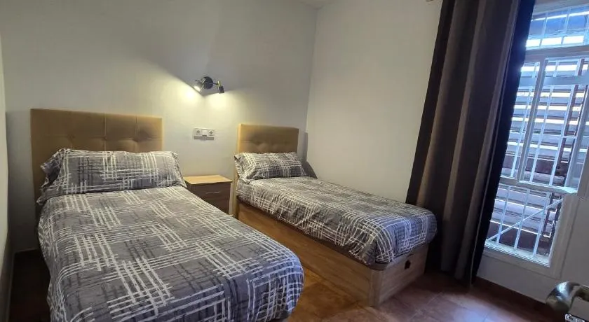 Suite con Terraza & BBQ, 5 min a pie de la Playa - Image 1