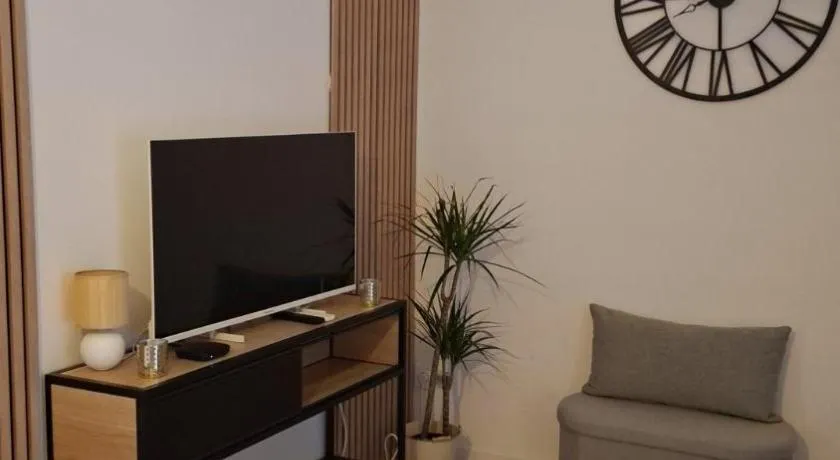 Charmant petit appartement avec terrasse - Image 1