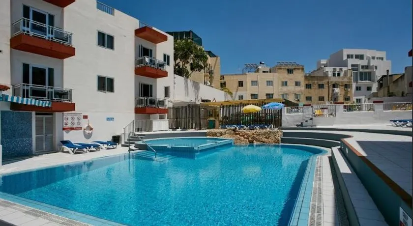 Garden View One Bedroom apartment - Image 1