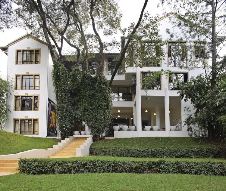 West Wood Hotel - Image 1