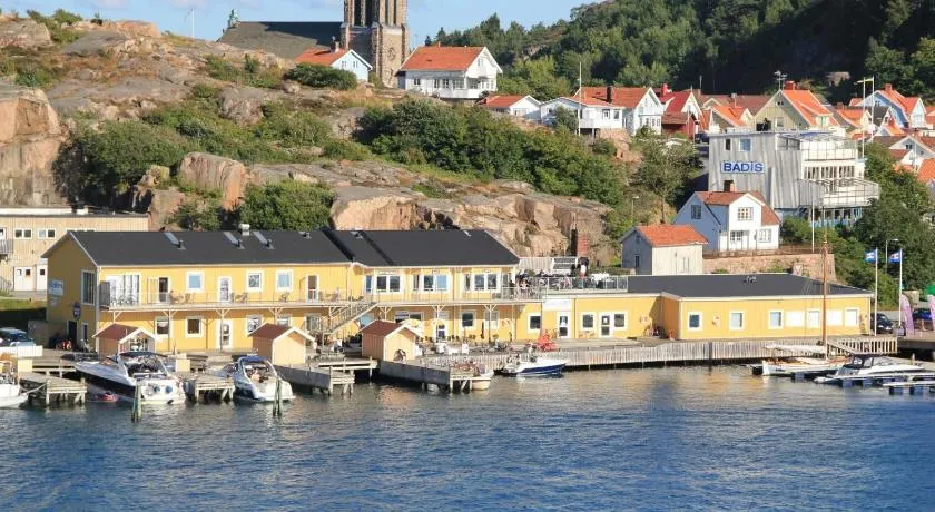 Marinan Richters - Image 1
