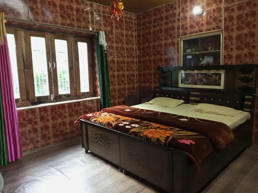 Saatvik stays - Image 1