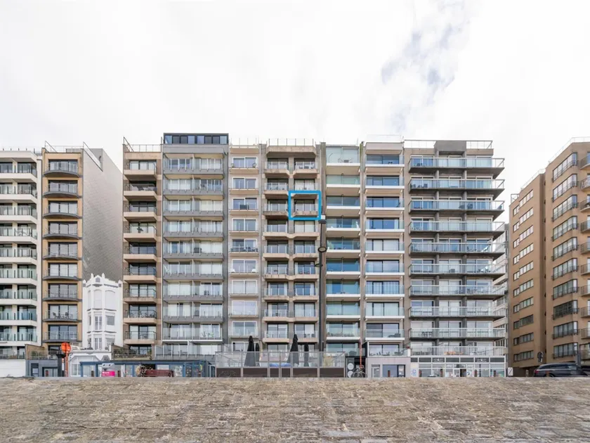 Flat in Knokke with Pier and Sea Views - Image 1