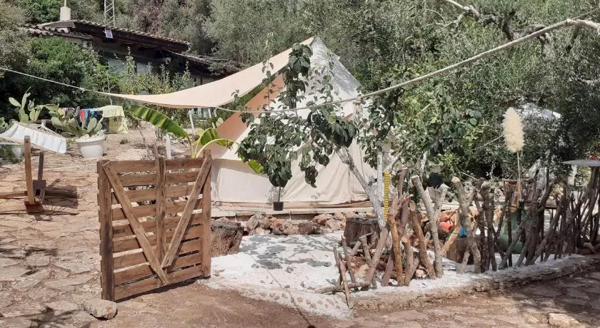The Shepherd tent on Acquaviva Bay - Image 1