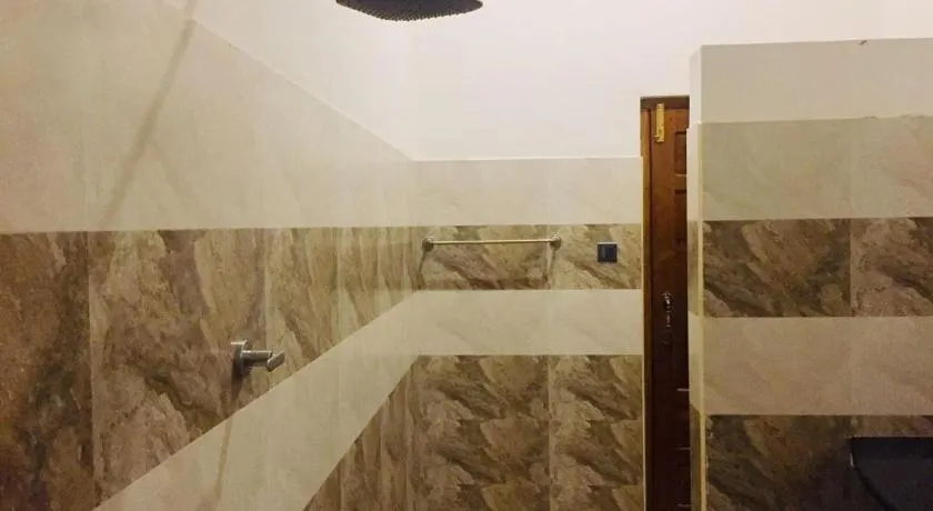 Villa viverra - Image 1