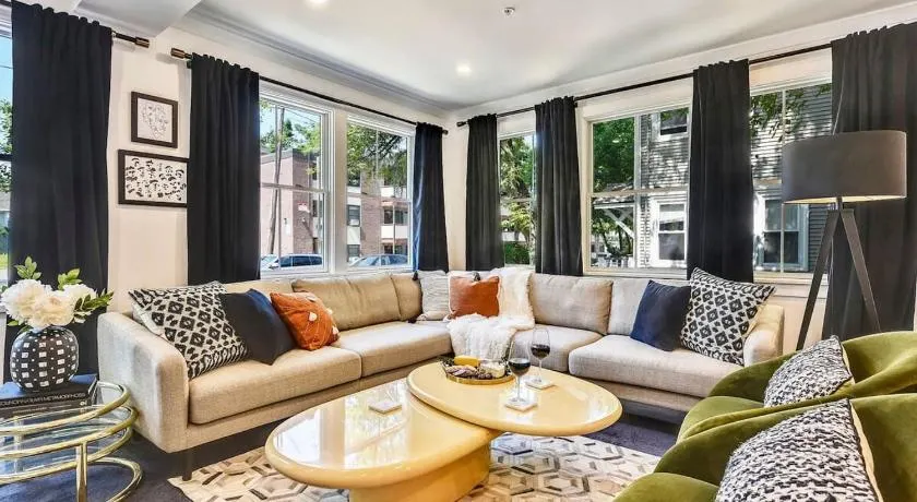 Luxe Boston Condo Near T - Image 1