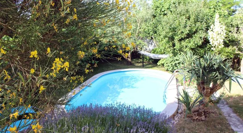 Drift Rock House - Image 1