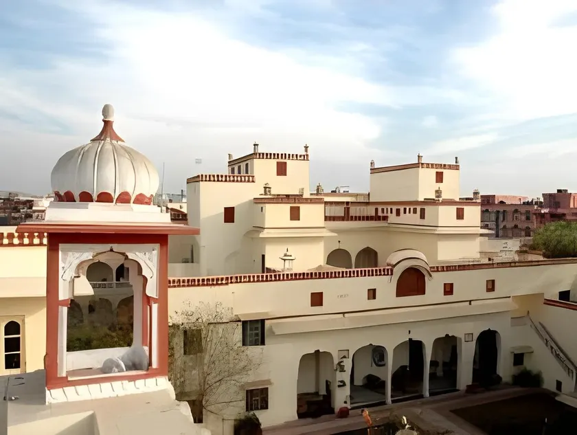 Mandawa Haveli - Image 1