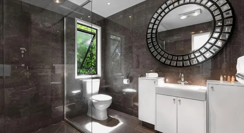 2 Luna Noosa - Spacious Retreat in Elevated Location - Image 1