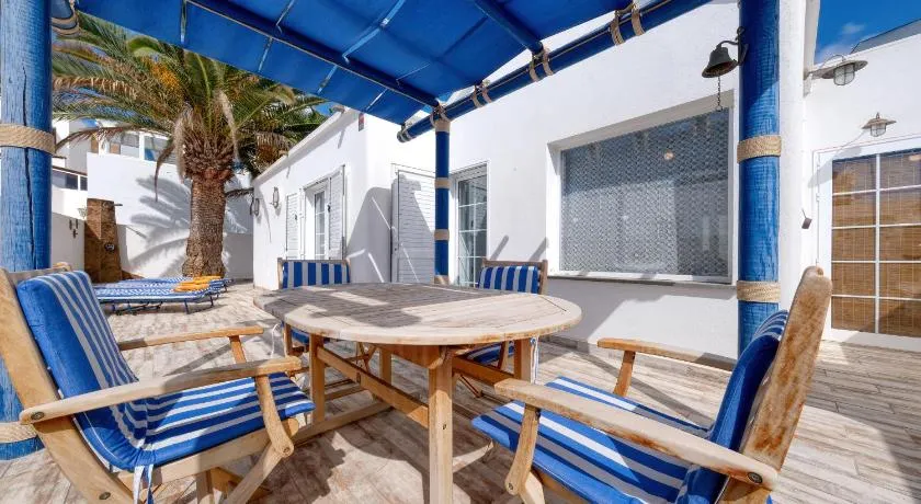 L Azdora La Concha Luxury House-shared pool - Image 1