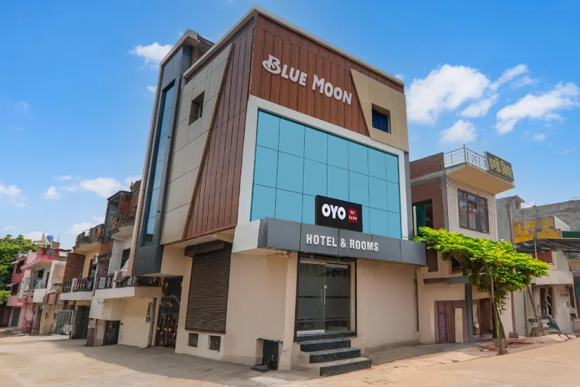 Hotel O Blue Moon Hotel - Image 1