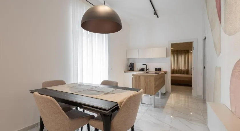 Prisco Suite - Image 1