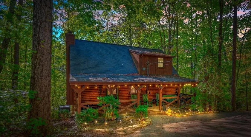 Whispering Pines- Hot Tub- Pool Table- Pet Friendly- EV Charger - Image 1
