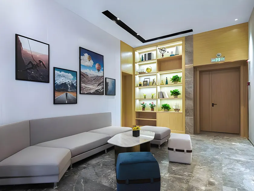 Kyriad Marvelous Hotel Weihai Xingfumen Weigao Plaza - Image 1