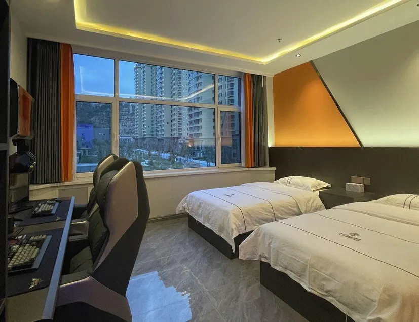 Pomegranate Esports Hotel - Image 1