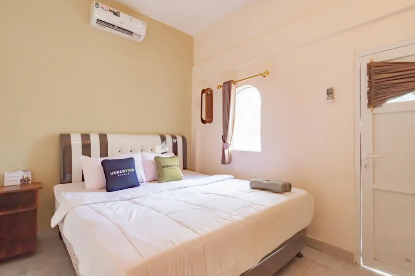 Urbanview Hotel Kangen Bungalow Purwakarta by RedDoorz - Image 1