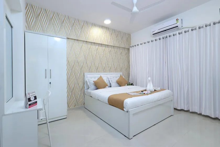 Mumbai 3 BHK | Kitchen + Modern Amenities - Image 1