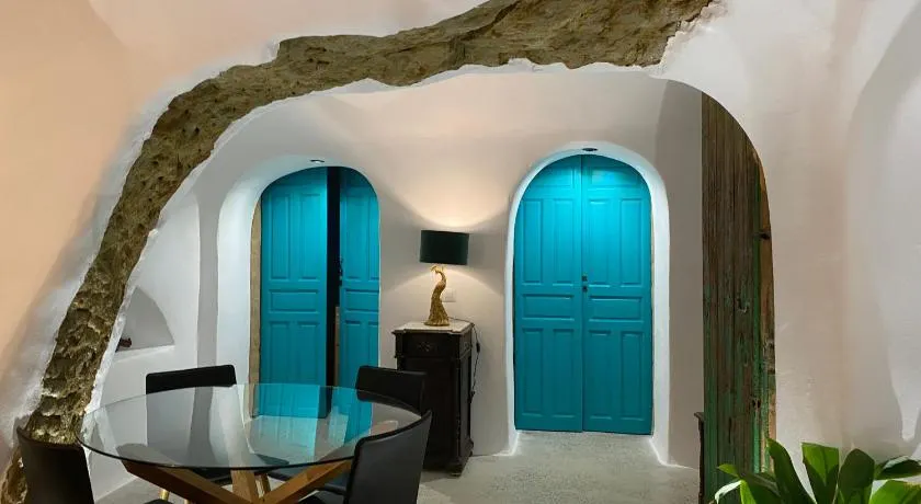Cuevas Oro y Arcilla - Image 1