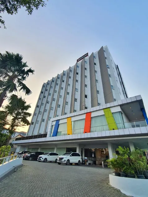JP Hotel Pluit Jakarta by LIFE - Image 1