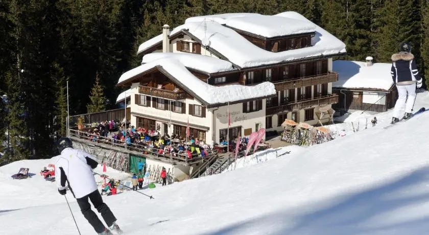Schifer Berghaus - Image 1