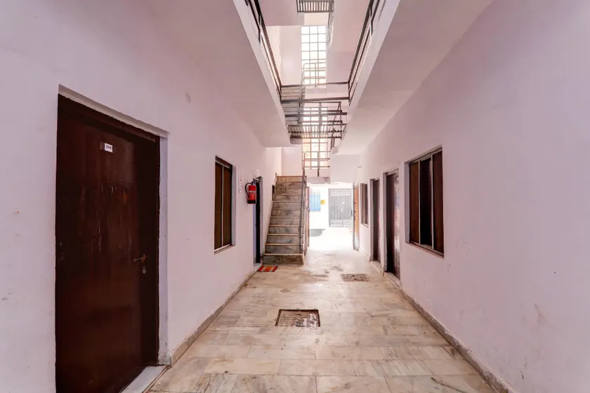 Hotel O Gracious Guest House - Image 1