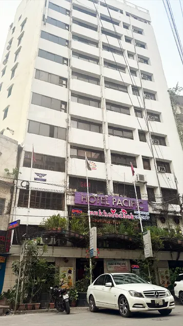 Hotel Pacific - Image 1